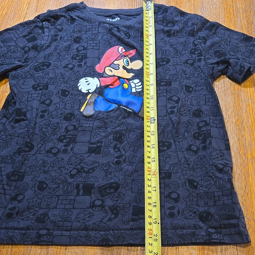 Old Navy Boy Large (10/12) Gray Nintendo Super Mario Graphic Short‎ Sleeve Short